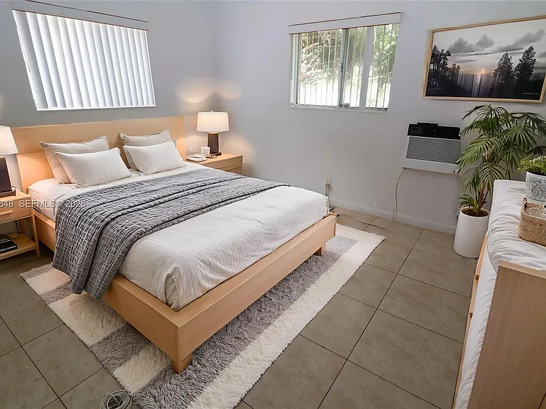 1708 N 16th Ave #3 — Photo 5