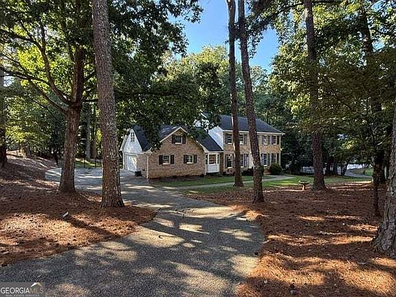 3rd image of 2949 Spalding Dr