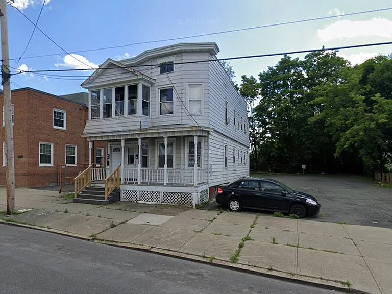 662 State St — Photo 13