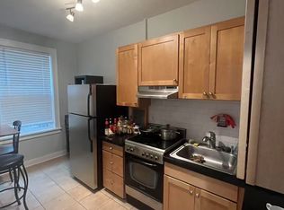 905 NE 43rd St APT 107, Seattle, WA 98105
