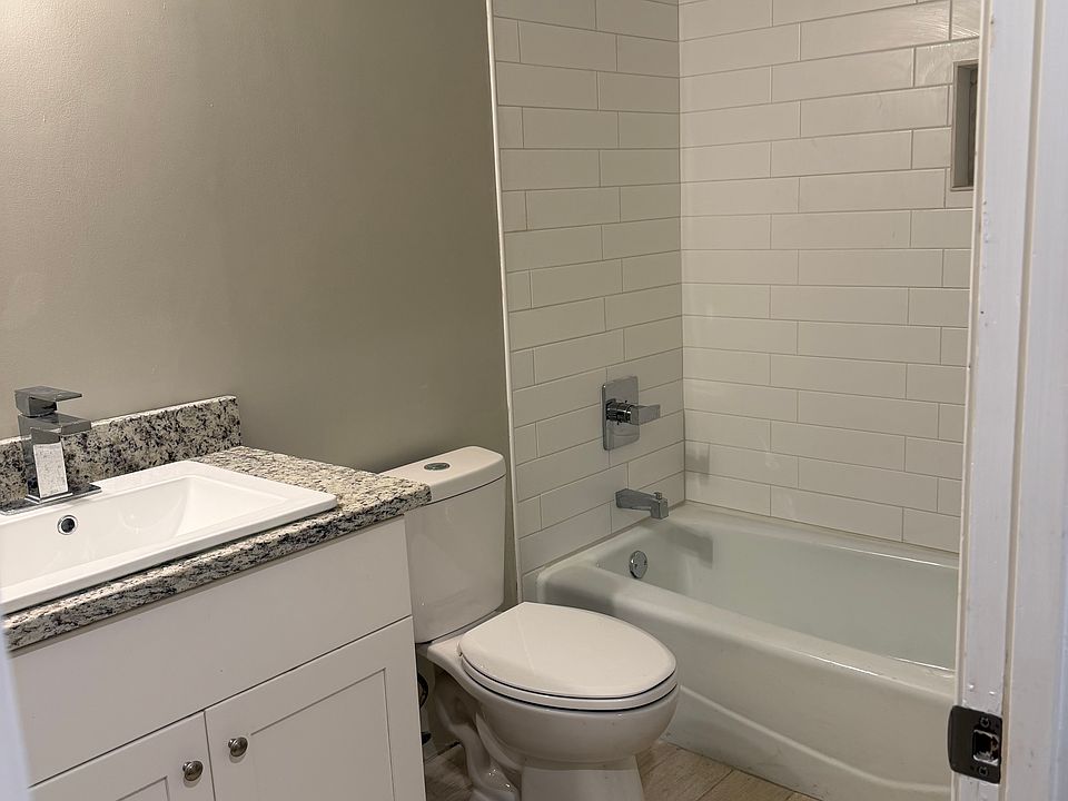 1st image of 241 Willow Ct APT 85