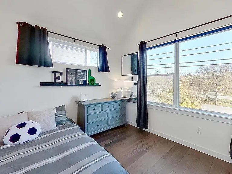 4020 Airport Blvd #7 — Photo 8