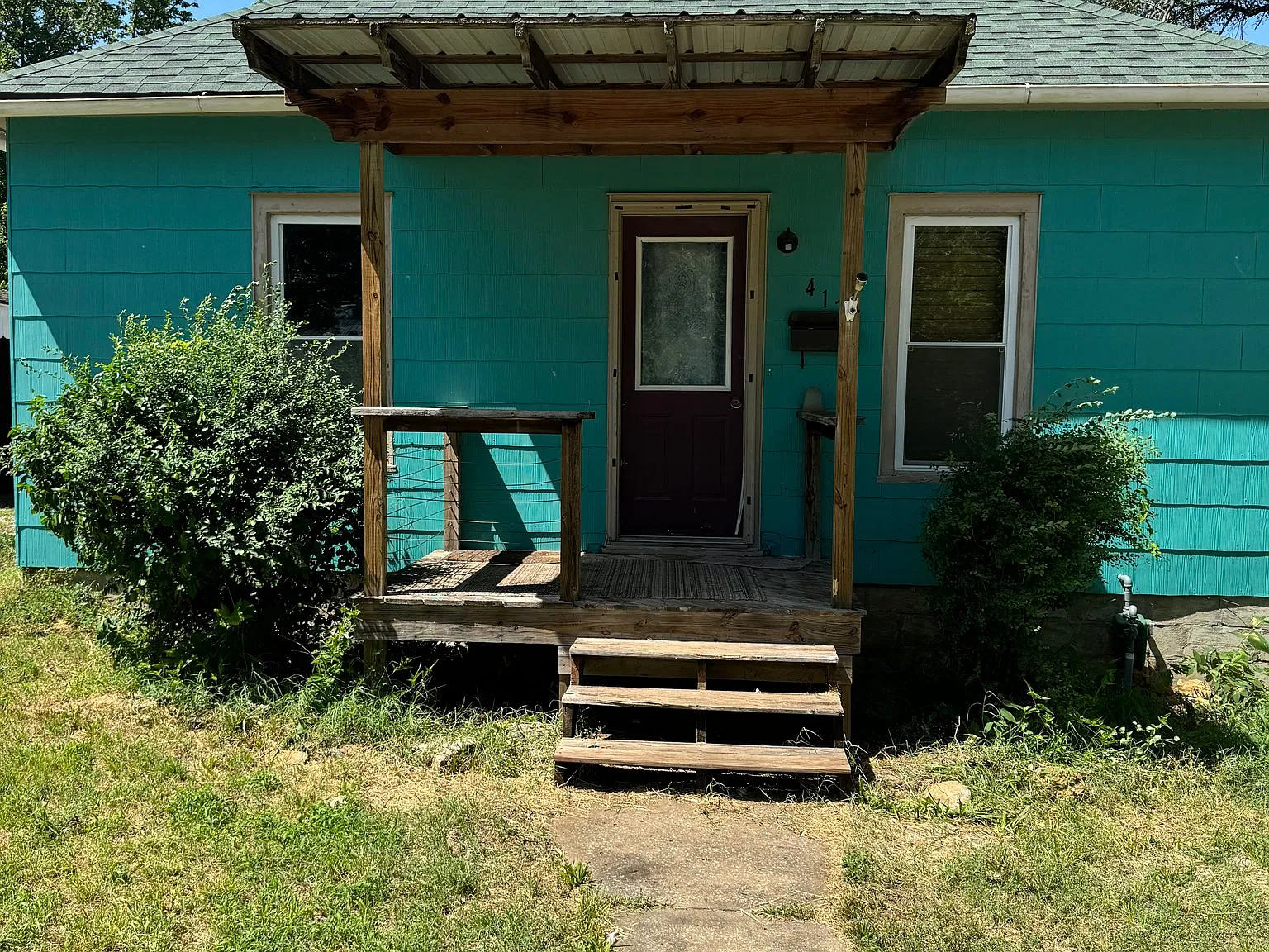 Cozy and Artistic Home — Photo 1