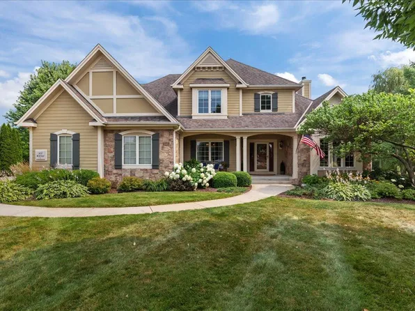 N57W27811 Walnut Grove COURT, Lisbon, WI 53089