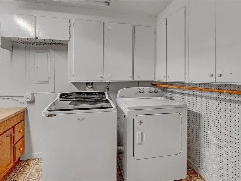 126 White Oak Dr — Photo 21