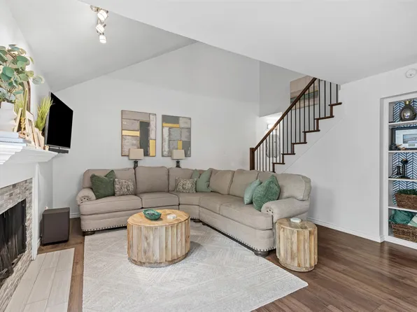 8439 Barnaby St, Dallas, TX 75243