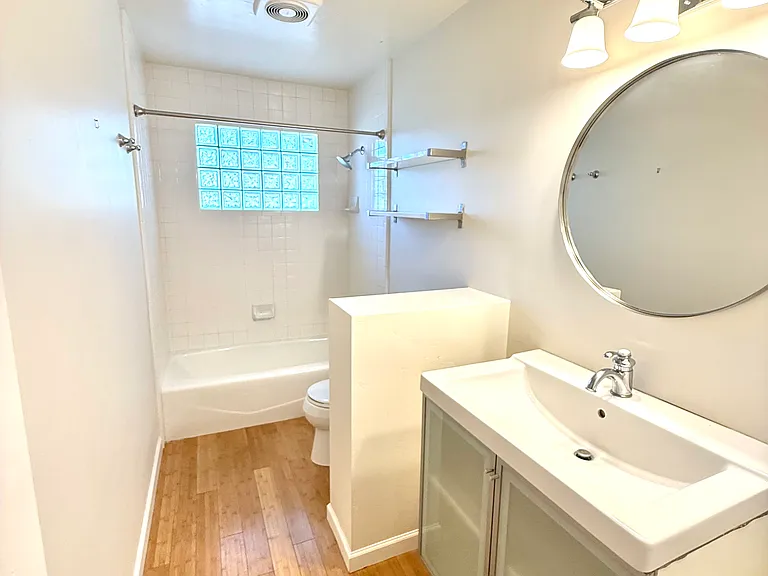 Hallway Full Bathroom