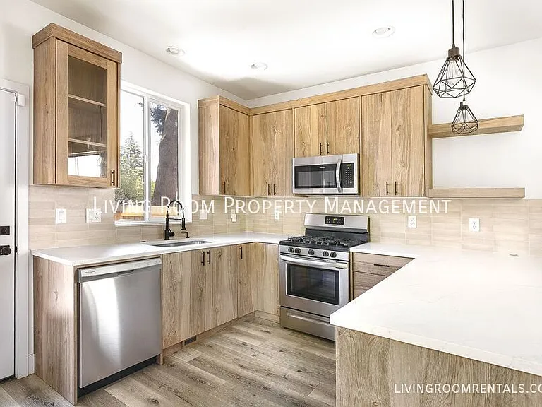 7731 N Decatur St — Photo 4