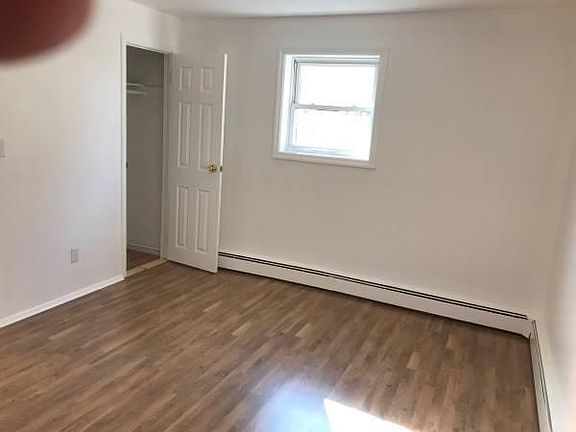 4th image of 144 Park Ave #1