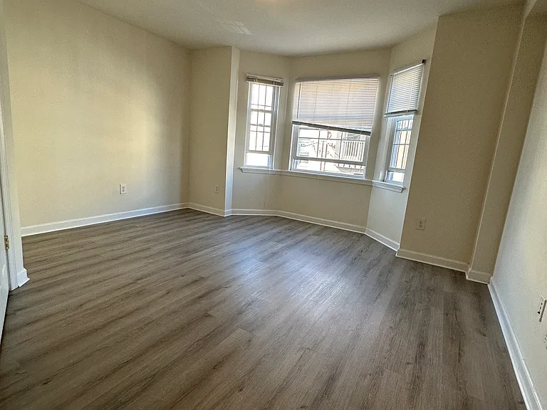 1734 Monument St #B — Photo 7