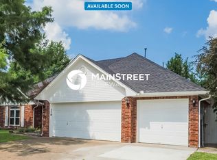 2709 Berkley Dr, Edmond, OK 73034
