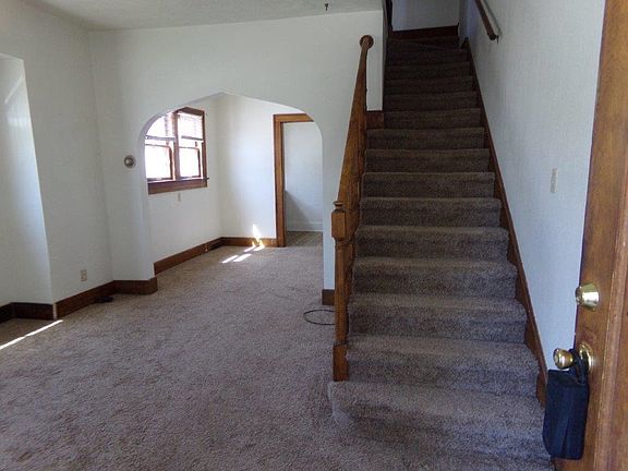 3rd image of 304 S Vine St