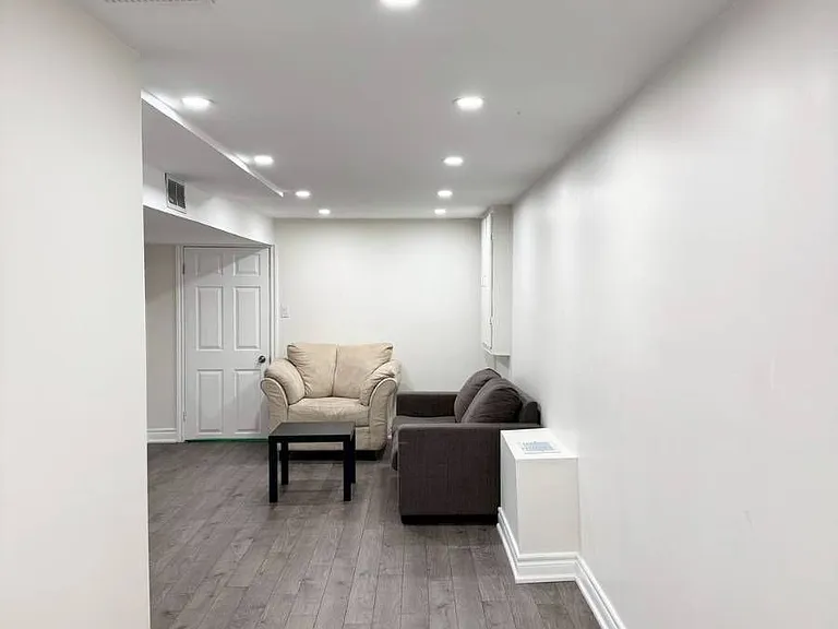 7 Judith Ave #BASEMENT — Photo 4