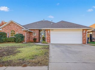 609 Madeline Ln, Moore, OK 73160