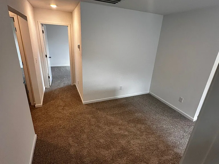242 Redondo Dr — Photo 3