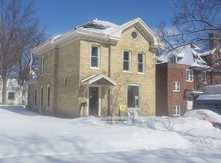 207 W Franklin St, Portage, WI 53901
