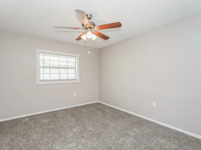 13403 Woodward Dr — Photo 12