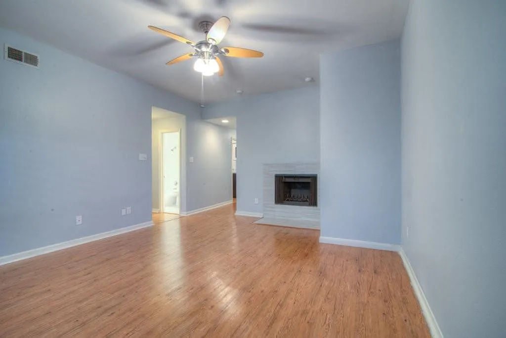 4 bed, 1424 sqft, $3,395 — Photo 3