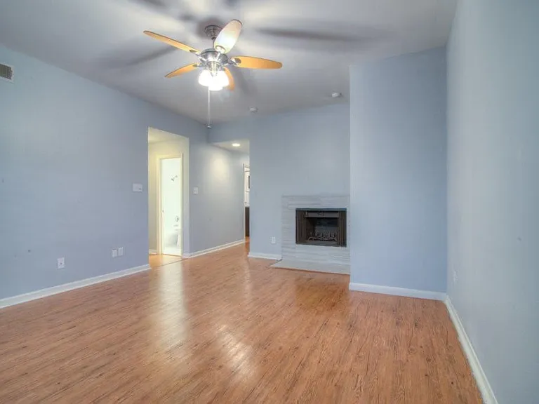 3200 Duval St #105 — Photo 3
