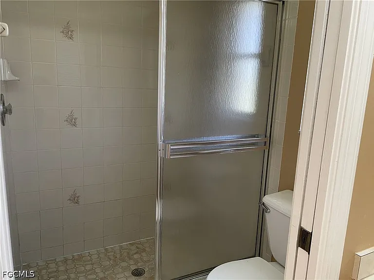 531 SW 36th St — Photo 15