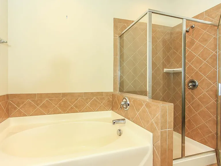 120 Misty Knoll Ln — Photo 18