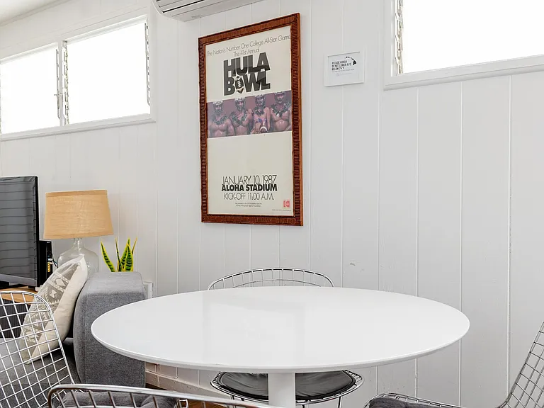 Enjoy your home cooked meals in our fully stocked kitchen!