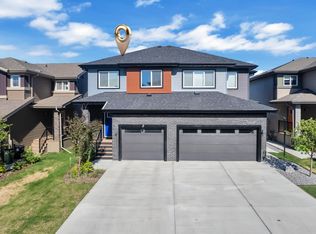 7647 Koruluk Pl SW, Edmonton, AB T6W 4R7