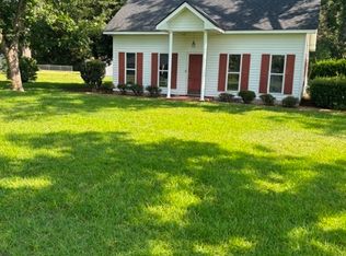 29 Grove Ln, Claxton, GA 30417