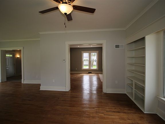 4th image of 602 1st Ave NE