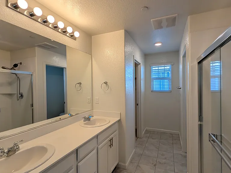509 Glory Ct — Photo 10