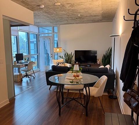 4th image of 210 Simcoe St #1514