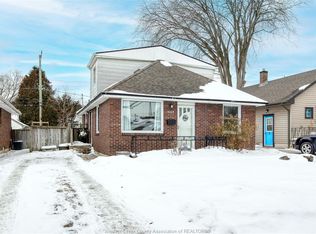 1067 Saint Louis Ave, Windsor, ON N8S 2K9