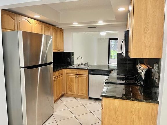 3rd image of 2070 Homewood Blvd APT 111