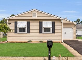 23 Davenport Rd W, Toms River, NJ 08757
