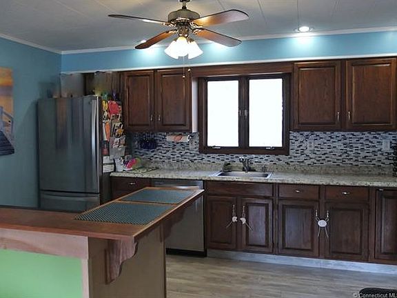 Remodeled kitchen with newe...