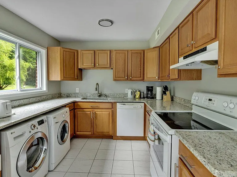 1308 Vassar Rd — Photo 8