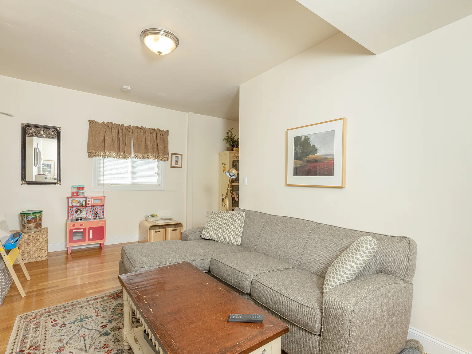 2 bed, 2.0 bath, 1250 sqft, $4,200 — Photo 4