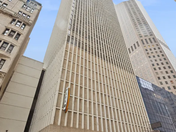 100 E Walton St APT 11H, Chicago, IL 60611