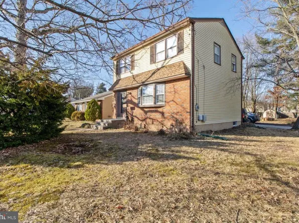 201 Deptford Rd, Glassboro, NJ 08028