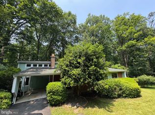 3320 Prince Charles Ct, Falls Church, VA 22044