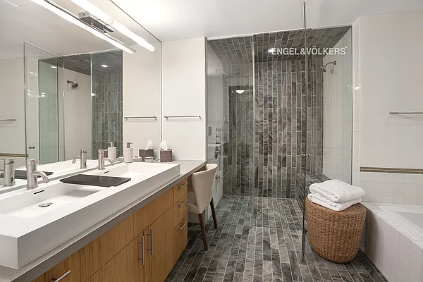 Rented by Engel & Völkers New York City | media 23