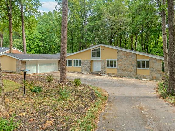 3rd image of 247 Old Timber Rd