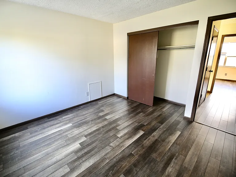 7160 Lauretta Ct — Photo 8