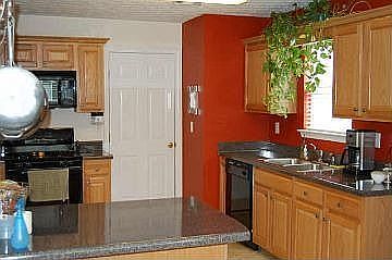 Light & bright kitchen