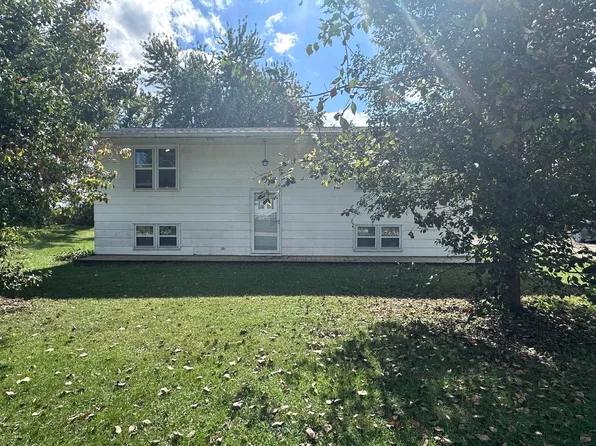 213 Eastwood St, Higbee, MO 65257
