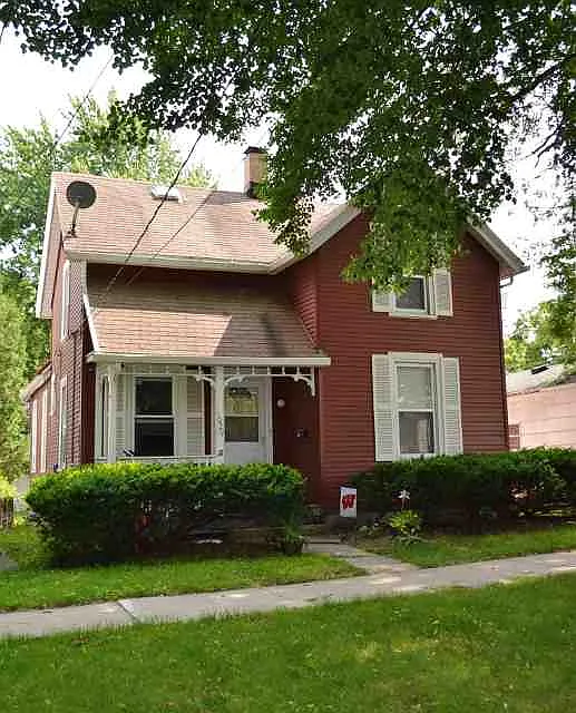 5 bed, 2.0 bath, 1176 sqft, $3,695 — Photo 1