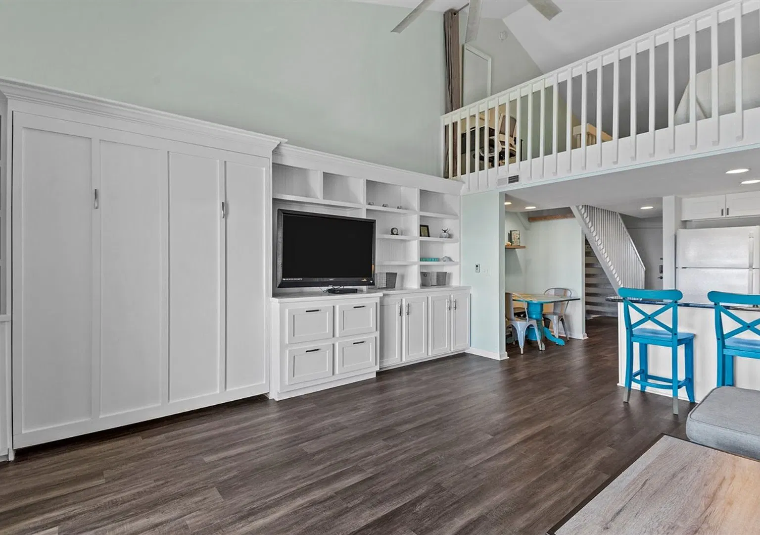 OceanScape Fully Furnished avail @ SURF Condos 2 Beds / 1.5 Bath - Come be a Winter Beach Bunny — Photo 3