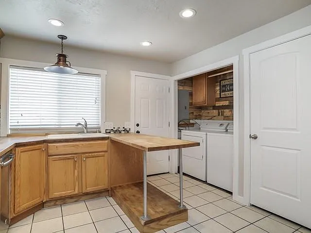 2561 E 6550 S — Photo 13