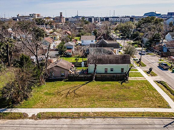 5th image of 1724 Common St