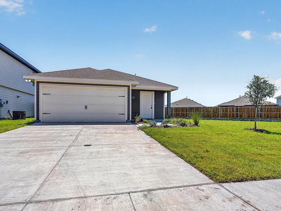 1128 Northfield Dr